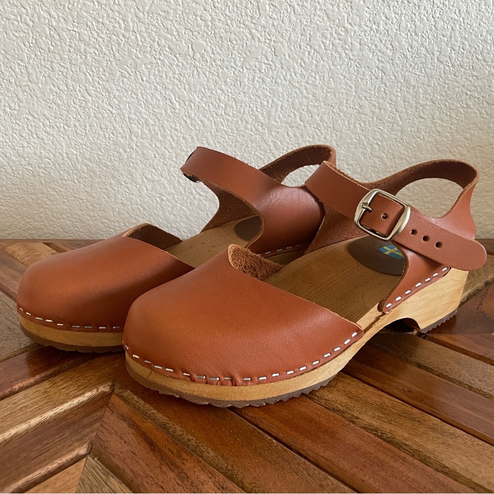 Mia Sofia Clogs Wooden and Luggage Brown Leather US Size 8 EU Size 38